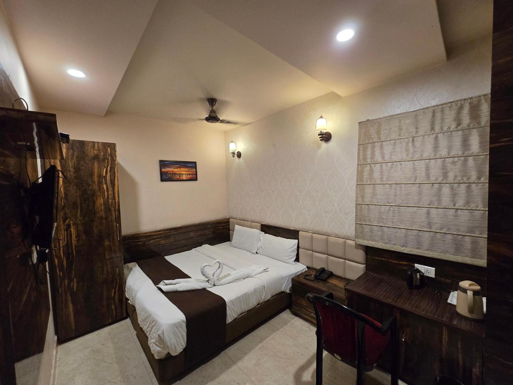 Purvika Hotel *